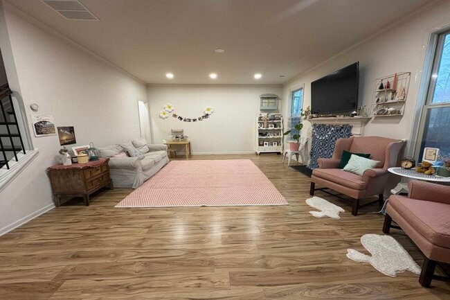 Photo - 2034 Brittlebank Ln