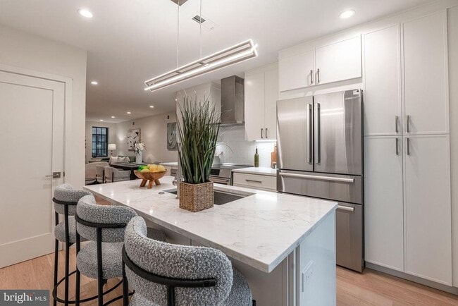 Photo - 2005 St Albans St Townhome