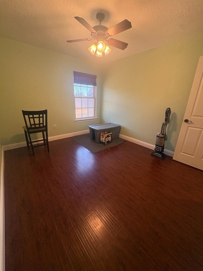 Photo - 725 Almond Tree Ln