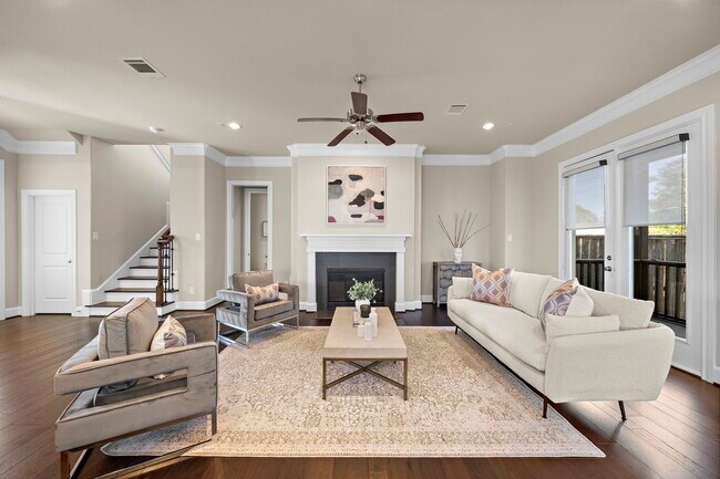 Photo - 4533 Polk St