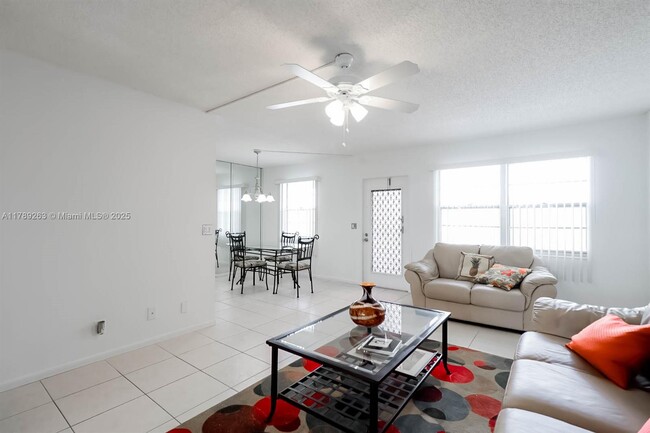 Photo - 3035 Exeter Condo Unit 3035