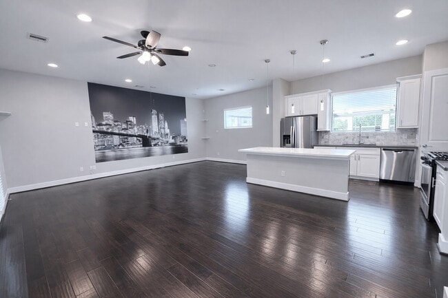 Photo - 10806 Warwana Rd Unit C