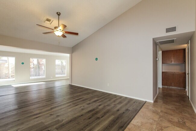Photo - 1101 W Wickieup Ln