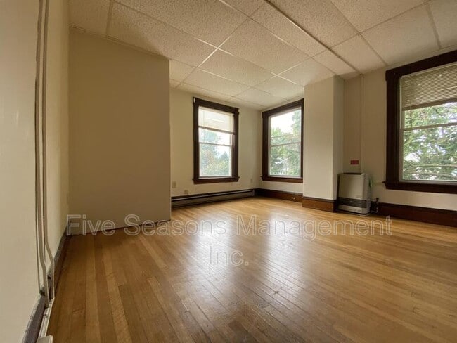 Photo - 134 Buell St