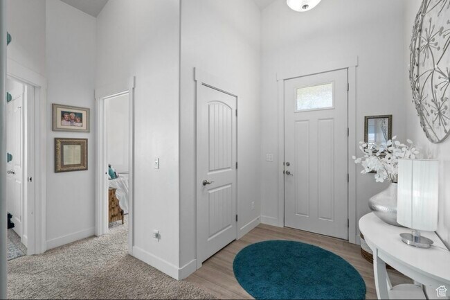 Photo - 4921 E Silver Ridge Rd