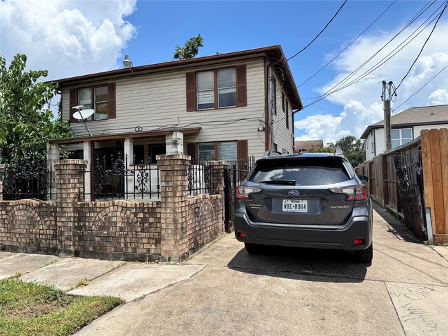 Building Photo - 5617 Eskridge St Rental