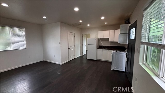 Photo - 7922 Lindley Ave
