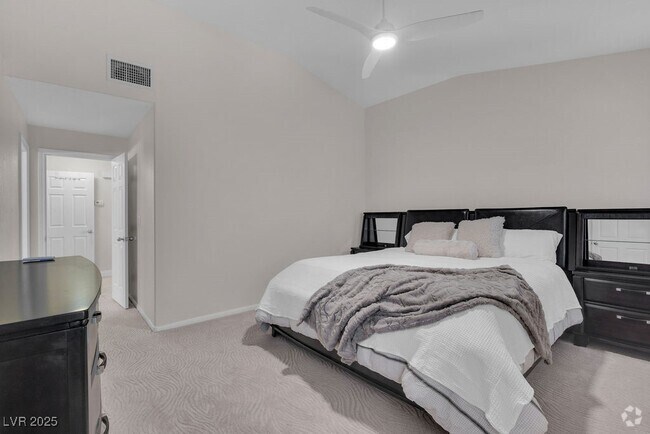 Building Photo - 1545 Lake Placid Terrace Unit 1545 Rental