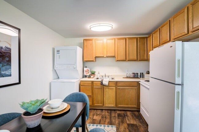 Mapleton Square Apartment Homes