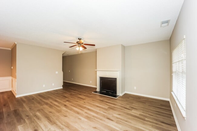 Photo - 171 Stillwood Dr