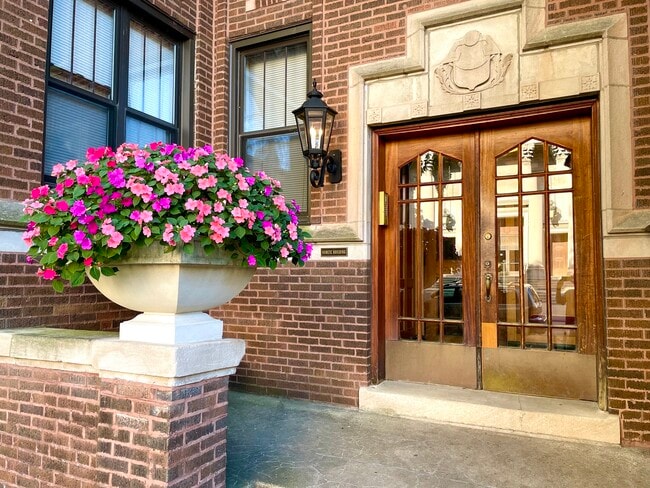 Photo - 6554 N Glenwood Ave Unit 2