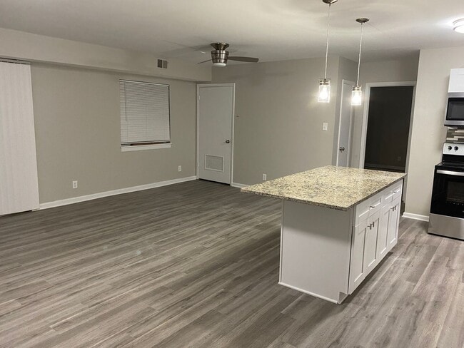 Photo - Spacious 1 Br Unit walking distance to Edsall Station