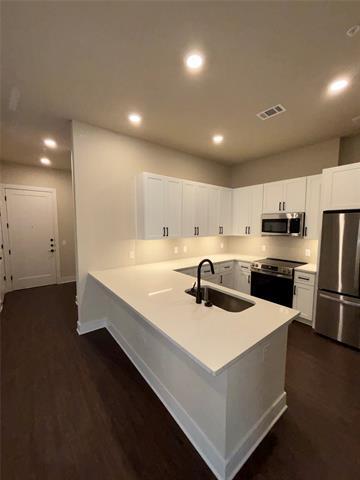 Building Photo - 111 Town Pl Unit 1450 Rental
