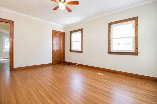 1467 Crestwood Rd