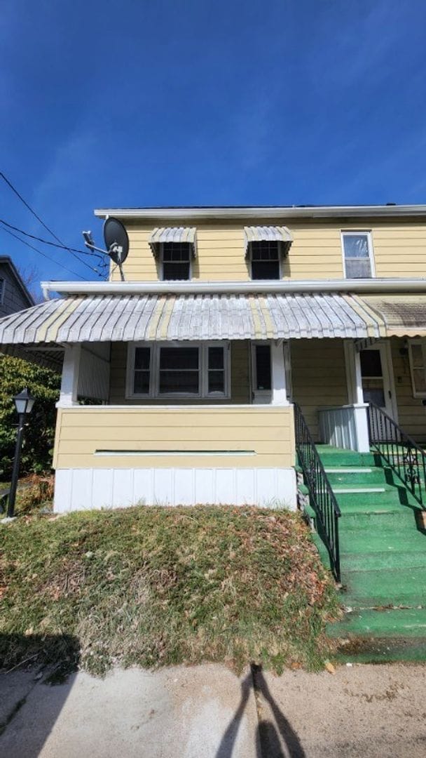 Building Photo - 3 bedroom 1 bathroom Rental