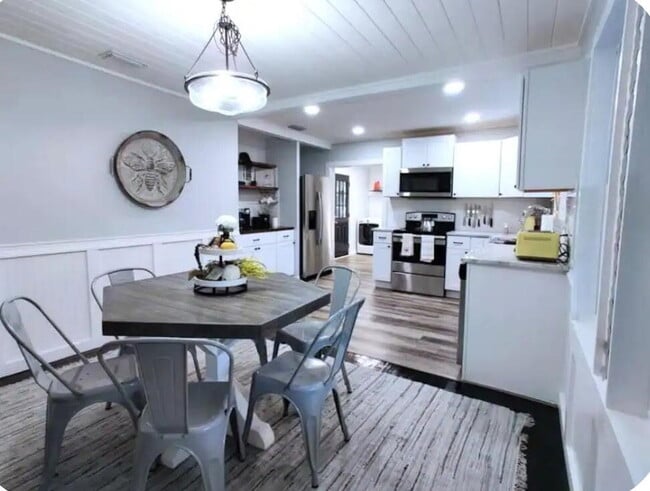 Photo - 203 Sunnyland Ext