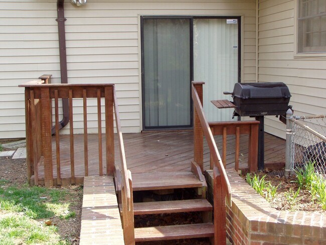 Photo - 106 Woodland Ct