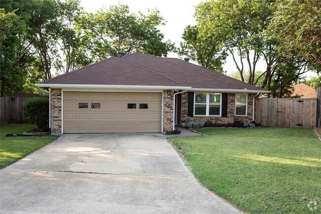 Building Photo - 1106 Lockridge- Rental