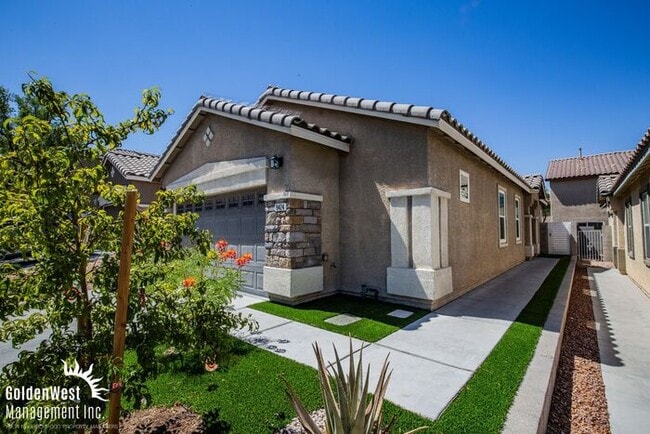 Building Photo - Bright and Modern 3Bdm 2Ba Home with Covered Patio in Centennial!