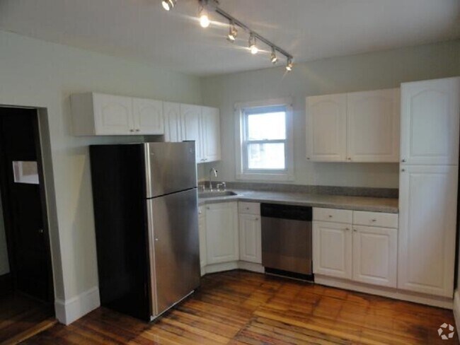Building Photo - 101 Heath St Rental