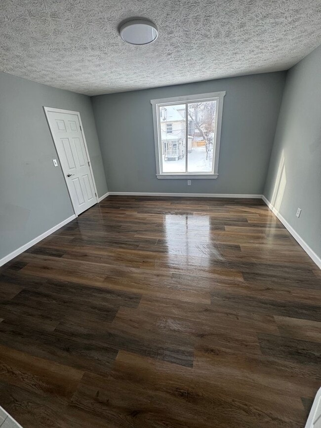 Photo - 306-308 Park Ave NW, Canton, OH 44708 Unit 306 Left