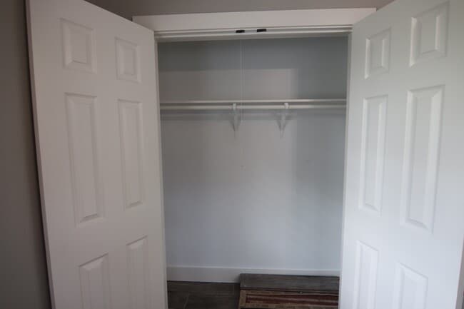 Photo - 3885 Hale St