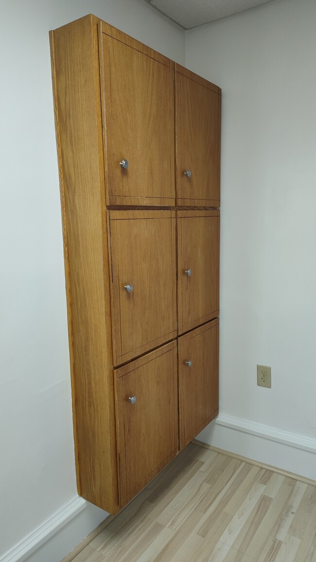 Photo - 759 Park Ave Unit 759 1/2 Park Avenue