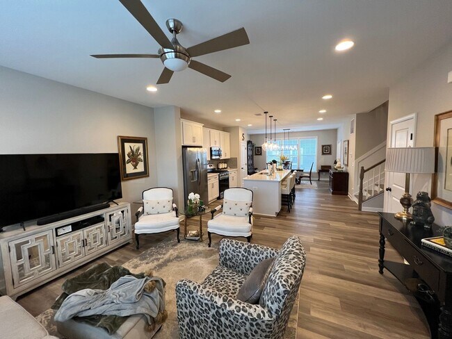 Photo - Modern Luxury Townhouse in Preston Lakes