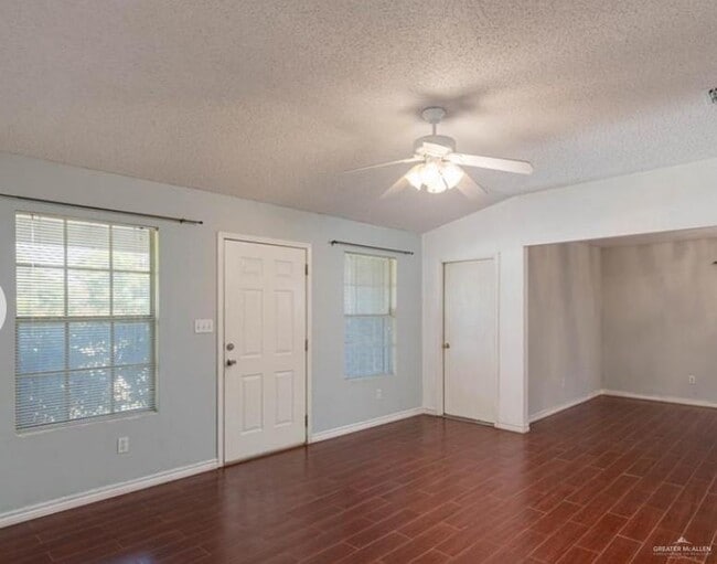 Photo - 19 Roundup Cir