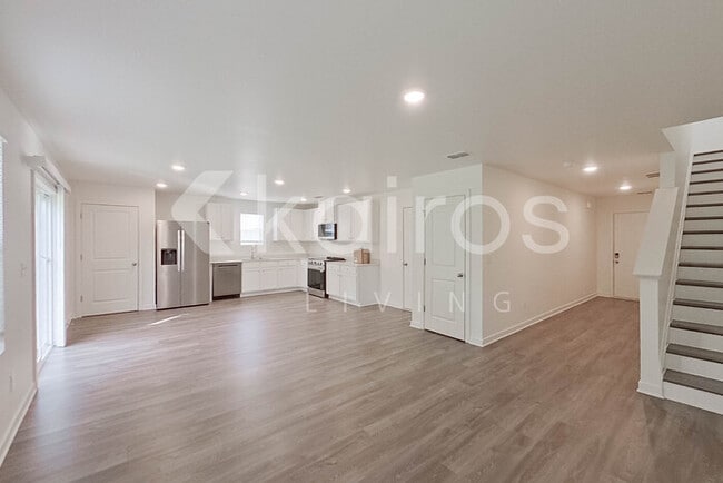 Photo - 156 George Oxford Dr