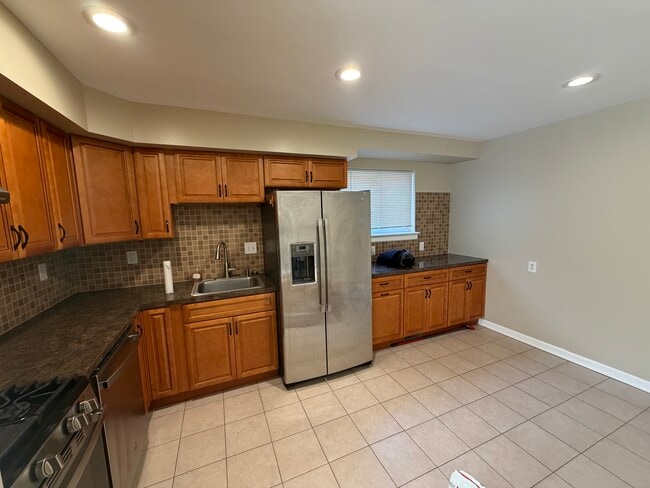 Building Photo - 9358 Hoff St