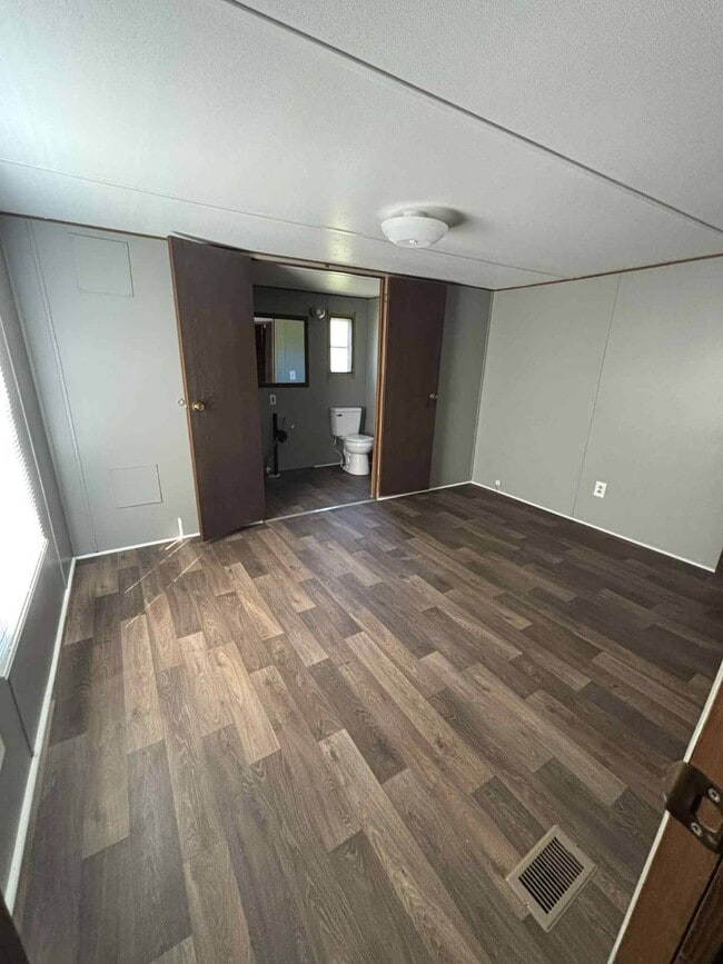 Photo - 132 Yarbro Rd