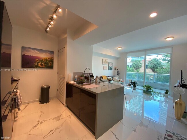 Photo - 1 br, 1 bath Condo - 1080 Brickell Ave Uni... Unit 203