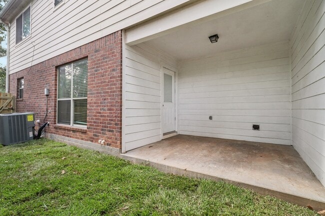 Building Photo - 100 Westpark Dr Unit 3