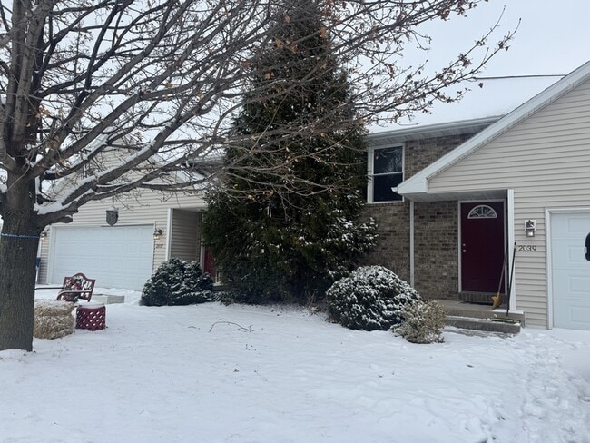 Photo - 2037-2039-2039 River Point Ct