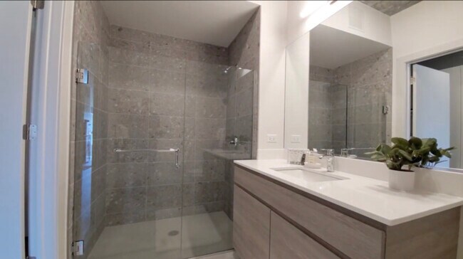 59 W Hubbard St