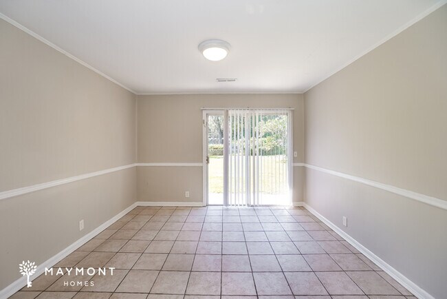 Photo - 108 Henrietta Dr