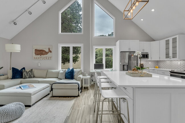 Photo - 11 Copper Hill Dr