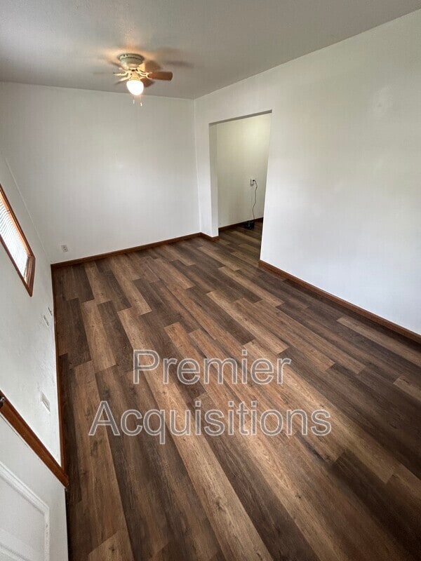 Photo - 208 E Bland St