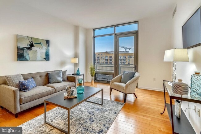 Photo - 440 L St NW