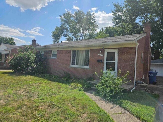 Building Photo - 24119 Thomas Dr Rental