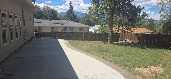 2906 Cabrillo Cir