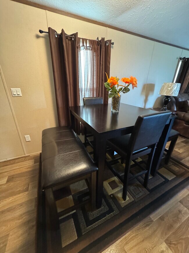 Photo - 35170 Highway 69