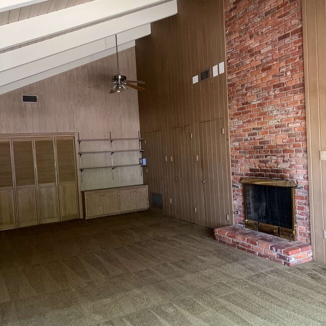 Photo - 918 Robert St