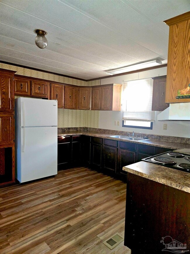 Photo - 649 Hwy 95A N