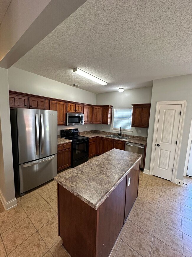 Photo - 4 BR/ 2.5 BA in Exclusive Snowden Grove!