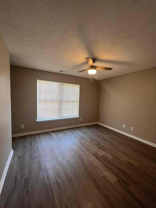 Photo - 2117 W Burnett Ave