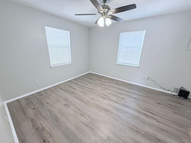 Photo - 2/2 House 1 mile from campus and the square