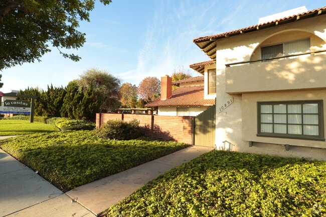 Las Casitas Apartments