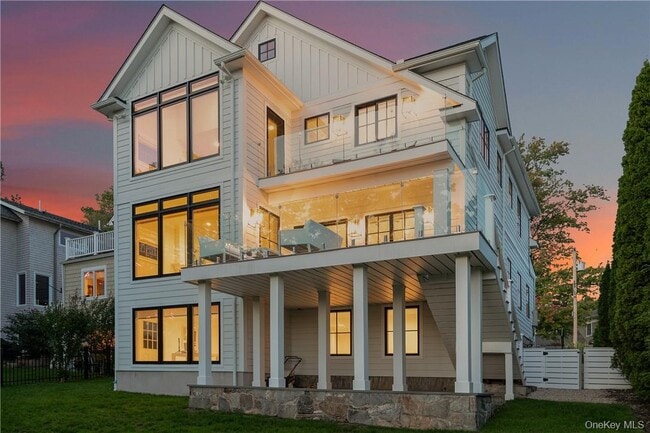 Photo - 184 Soundview Ave